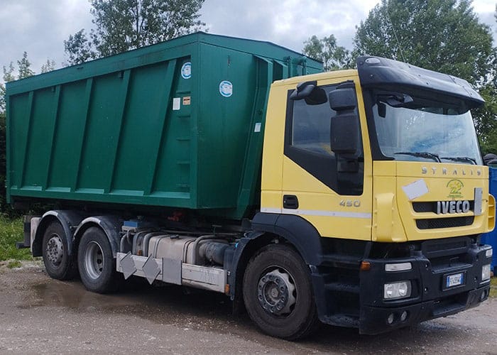 parco-mezzi-autorizzato-per-il-trasporto-dei-rifiuti parco-mezzi-autorizzato-per-il-trasporto-dei-rifiuti